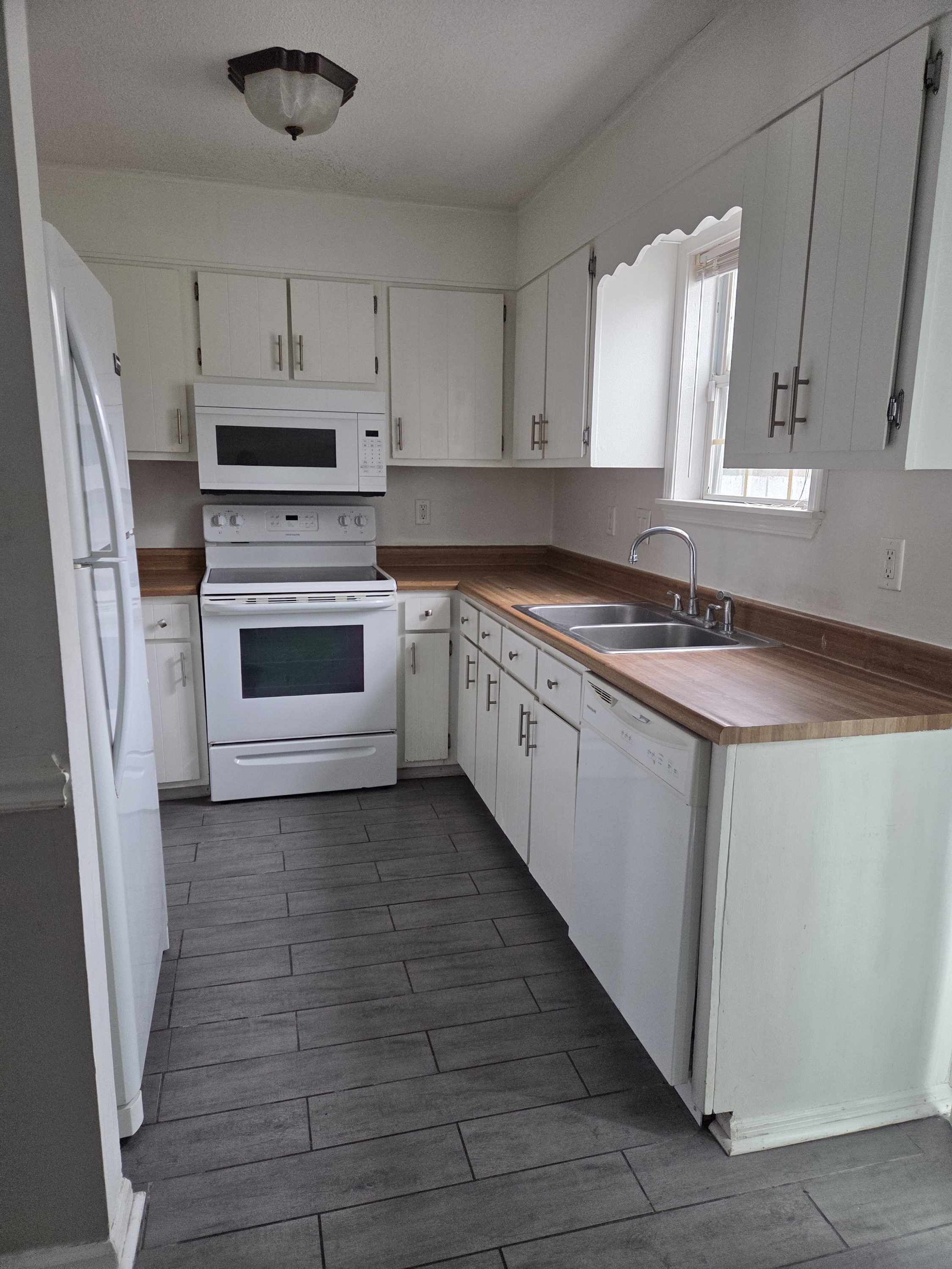 1100 Pineland Avenue Unit#4A